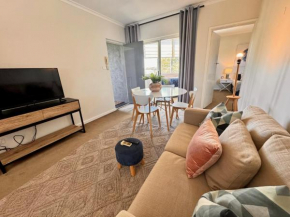 Windsor Prahran Sunny Spacious 1 Bed with Sunroom